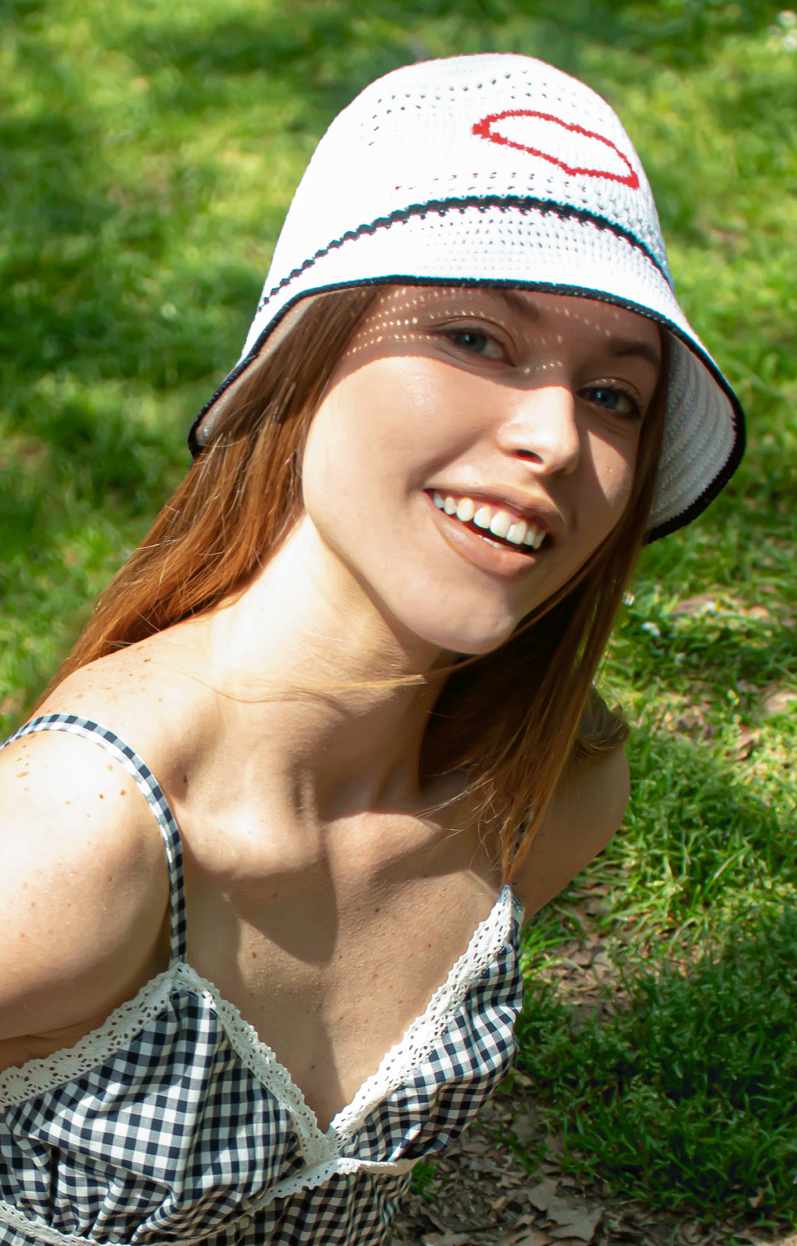 CANNES BUCKET HAT HEART